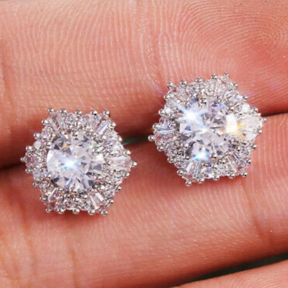 925 Silver Stud Earrings for Women A Pair/set - Picture 8 of 8